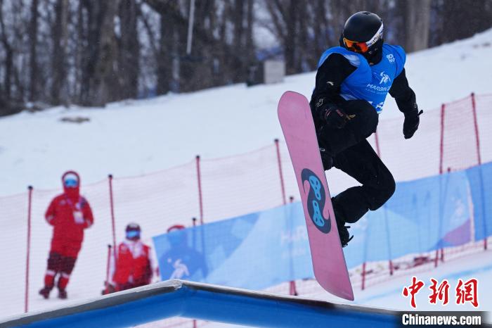 哈尔滨亚冬会首日中国队雪地项目全面开花，李