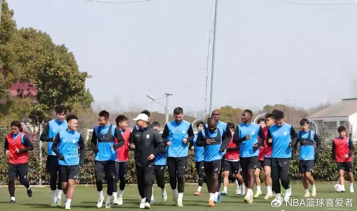 大连英博闪电签约加纳锋霸阿奇姆彭引热议