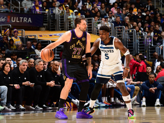 湖人主场大胜森林狼排名升至西部第四 东契奇里