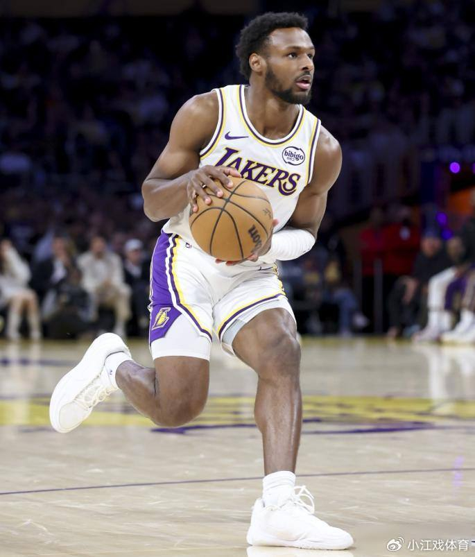 湖人三连胜背后：詹姆斯三双+替补火力助阵