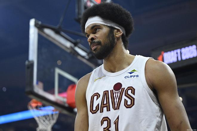 哈登与恩比德理念冲突致组合解散 骑士双塔战术