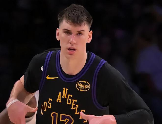 湖人替补三将力挽狂澜 火箭客场惨败季后赛首战