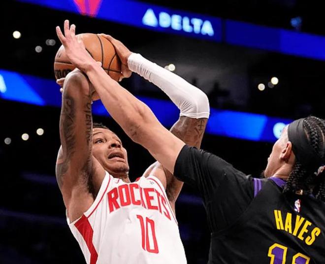 湖人替补三将力挽狂澜 火箭客场惨败季后赛首战