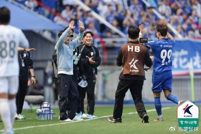 水原三星蓝翼主场险胜釜山争议判罚成焦点