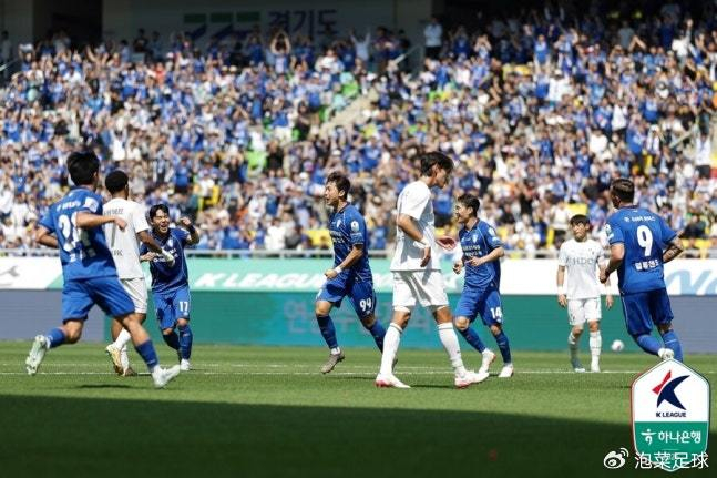 水原三星蓝翼主场险胜釜山争议判罚成焦点