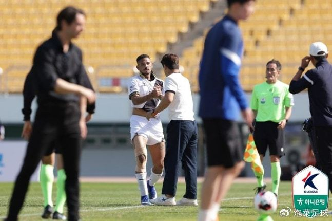 水原三星蓝翼主场险胜釜山争议判罚成焦点