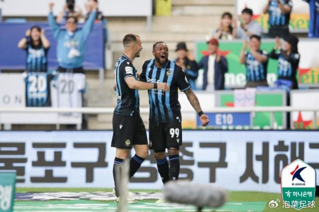 水原三星蓝翼主场险胜釜山争议判罚成焦点